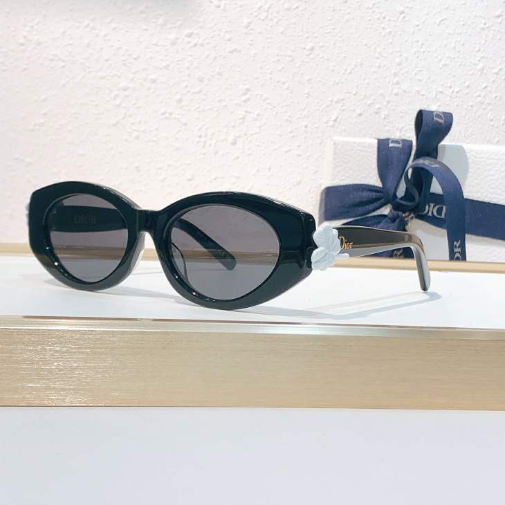 Picture of Dior Sunglasses _SKUfw80880137fw